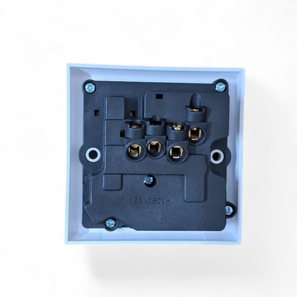 KREE 13A 5 Pin Socket - Image 2