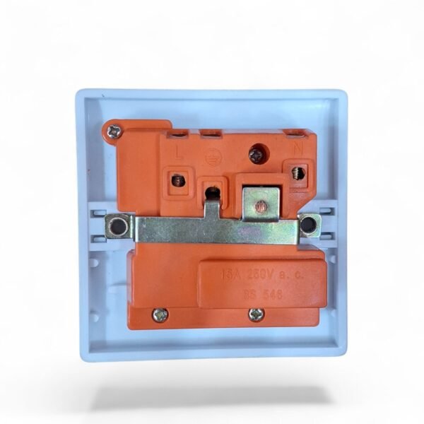 MAWA 15A 1 Gang (3 Pin Socket) - Image 2